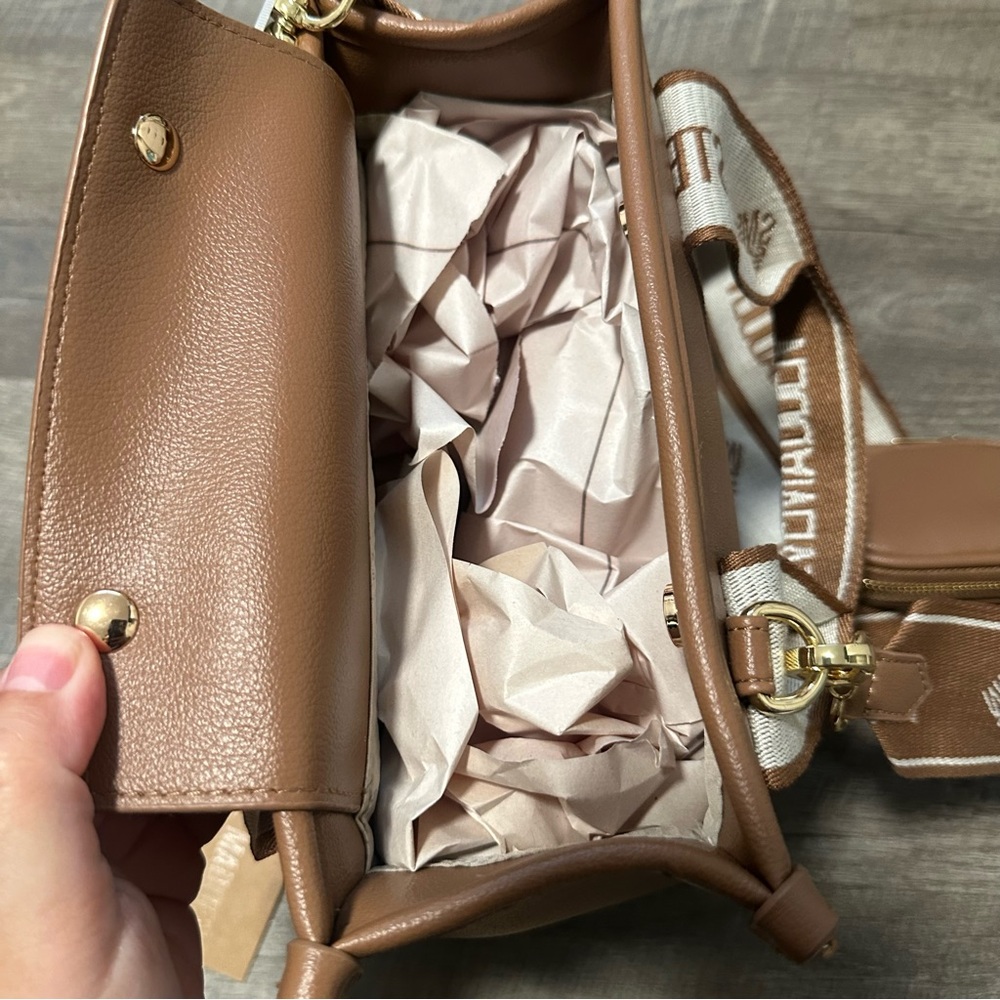 Steve Madden Tan Messenger Bag with Logo Strap - Picture 3 of 3